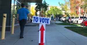 Funcionarios electorales de Estados Unidos no encontraron evidencias de fraude