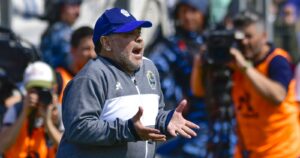 Diego Armando Maradona seguirá hospitalizado por un cuadro de abstinencia