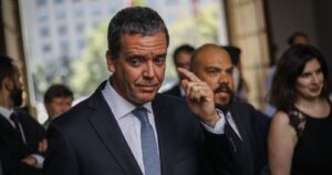 Harboe llama a tomar ejemplo de crisis peruana: 