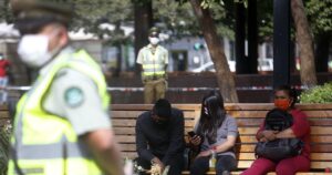 Colegio Médico advierte eventual rebrote en Chile: 