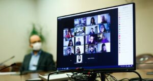 Anuncio de vacuna de Pfizer desploma acciones de Zoom