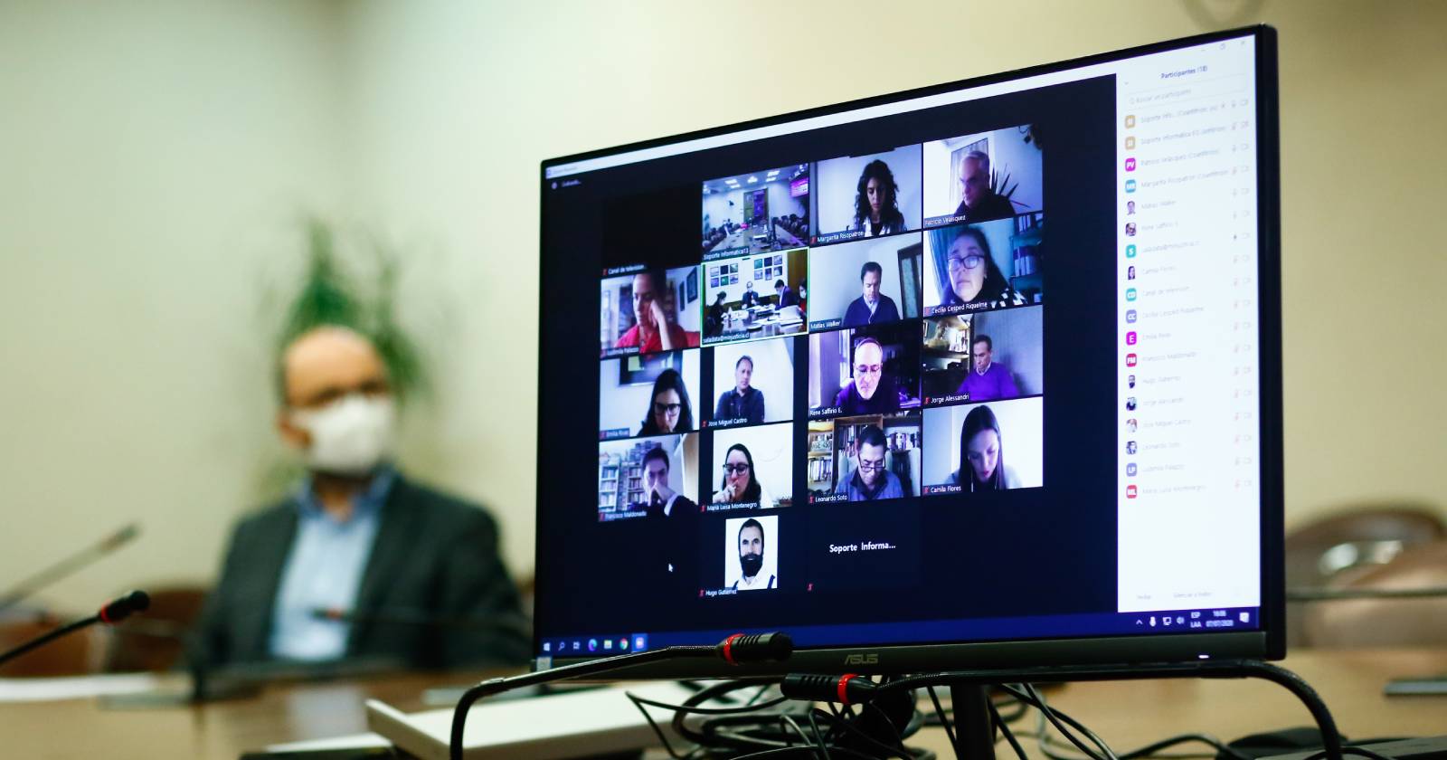 acciones zoom vacuna