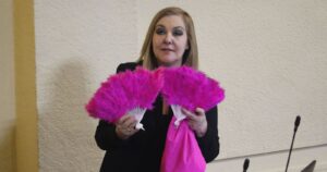 Pamela Jiles alerta al Gobierno: 