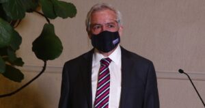 TC suspende formalización de secretario del Senado por violar cuarentena