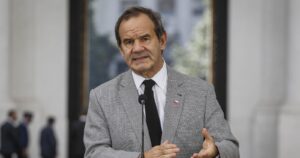 Allamand afirma que cambio de quórum propuesto por Vallejo perjudicaría la imagen de Chile