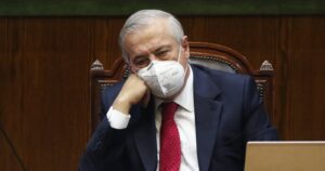 El enfrentamiento entre abogados y fiscales que marcó la segunda jornada de declaración de Jaime Mañalich