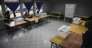 Servel publica nómina de vocales de mesa para las primarias