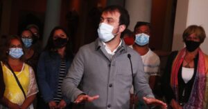 Concejales de Valparaíso buscan destituir a Jorge Sharp por