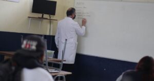 Minsal buscará incluir a los profesores entre los primeros destinatarios de la vacuna contra el COVID-19