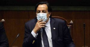 Diputados declaran admisible acusación contra Víctor Pérez y queda suspendido de Interior