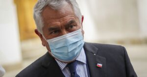 Ministro Paris y polémica con el Colegio Médico: 