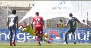 Universidad Católica no pudo contra Curicó Unido en la reanudación del partido suspendido