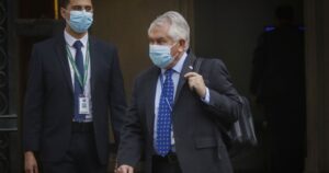 Fiscalía entrega correos al Minsal para su revisión según los criterios de la Corte Suprema