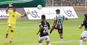 Colo Colo sufre aplastante derrota ante Palestino y cae al fondo de la tabla