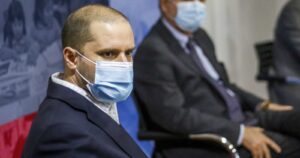 Bellolio se lanza contra el PC por pedir renuncia de Piñera: 