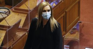 Pareja de Pamela Jiles acusa 