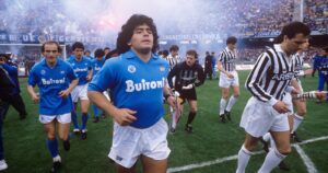 Argentinos Juniors expulsará a socio que se fotografió con el féretro de Maradona