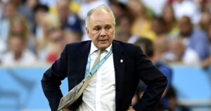 Alejandro Sabella fue internado de urgencia afectado por la muerte de Maradona