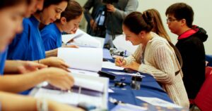 Baja histórica en matrículas de educación superior afectó principalmente a institutos profesionales