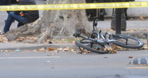 Las cinco razones tras el dramático aumento de ciclistas fallecidos durante este año