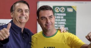 Fiscalía brasileña denuncia al hijo mayor de Jair Bolsonaro por corrupción