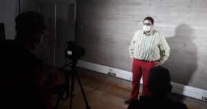 UdeChile Standup: la iniciativa que llevará el humor a la enseñanza de la ciencia