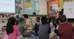 Abren convocatoria para que profesores chilenos trabajen en escuelas estadounidenses