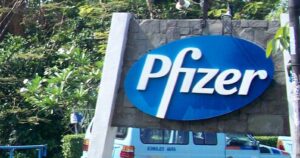 Pfizer solicitó autorización a la Unión Europea para el uso de emergencia de su vacuna