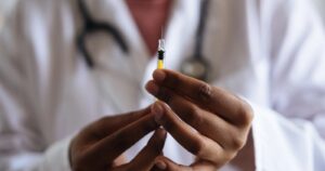 OPS: ningún sistema en el mundo está preparado para almacenar la vacuna contra el Covid-19