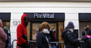 Encuesta Cadem: un 80% realizaría un segundo retiro del 10% de las AFP