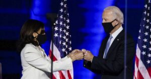 Biden celebra el avance de la vacuna de Pfizer, pero advierte que 