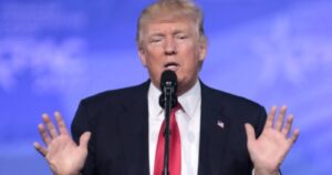 Donald Trump asegura que dejará la Casa Blanca si el Colegio Electoral vota por Joe Biden