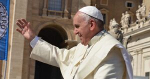 Papa Francisco se sumó a las felicitaciones para Joe Biden