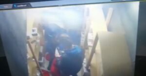 Delincuentes se escondieron en multitienda de Maipú e intentaron sustraer más de $190 millones