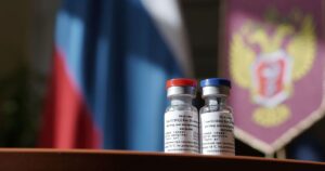 Rusia asegura que la eficacia de la vacuna Sputnik V es del 92%