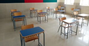 OMS pidió mantener las escuelas abiertas y señaló que los confinamientos son 