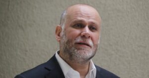 Alvaro Elizalde descarta precandidatura presidencial en el PS tras irrupción de Paula Narváez