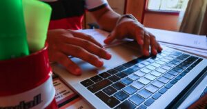 Falta de concentración y pocas horas de estudio: encuesta mostró las graves complicaciones con la educación remota