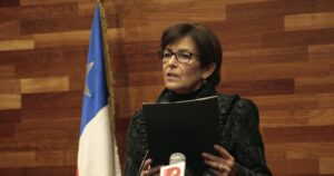 Voto de Brahm declara inconstitucional retiro de la oposición y le da triunfo al Gobierno