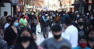 Cientos de denuncias por fiestas clandestinas y sumarios tras fin de semana en cuarentena en Santiago