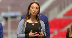 Ministra Pérez por casos de COVID-19 en clubes: 