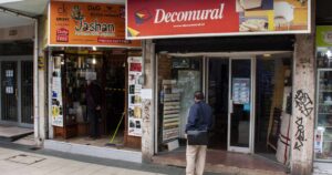 Desempleo baja del millón de personas después de cuatro meses