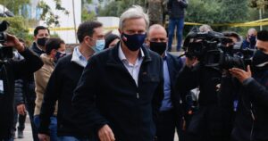 José Antonio Kast culpa a las marchas, plebiscito, primarias y campañas por regreso a fase 2