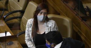 Revolución Democrática pacta alianza con el PC para elección de constituyentes