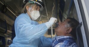 Minsal autoriza realización de examen PCR sin orden médica