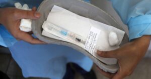 Chile es el segundo país de América que ha asegurado más dosis de la vacuna