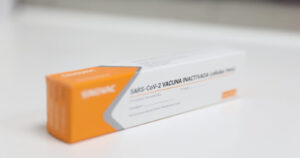 Cenabast pide autorización formal al ISP para llegada de vacuna Sinovac