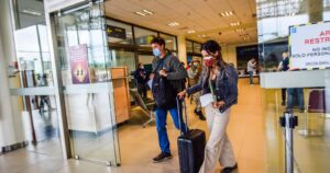 Reino Unido aislado por descontrol de nueva cepa