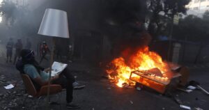 Carabineros reportó 19 detenidos en nueva jornada de protestas en Santiago