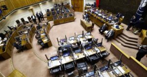 Senado despachó reajuste del sector público para su tercer trámite